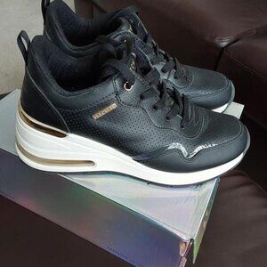 Skechers Women's Black and Gold Trainers